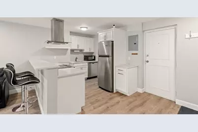 26 W Wyoming Avenue #2D, Melrose, MA 02176 - Photo 5