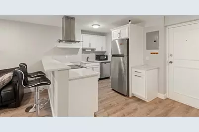 26 W Wyoming Avenue #2D, Melrose, MA 02176 - Photo 1