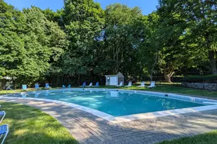 22 Chestnut Pl, Brookline, MA 02445 - Photo 9