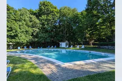 22 Chestnut Pl #306, Brookline, MA 02445 - Photo 9