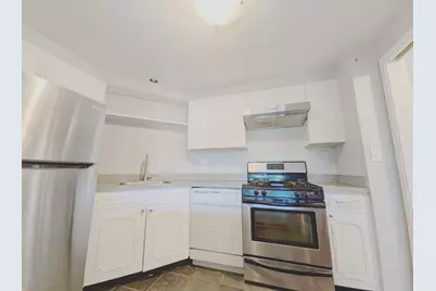 22 Chestnut Pl #306, Brookline, MA 02445 - Photo 5