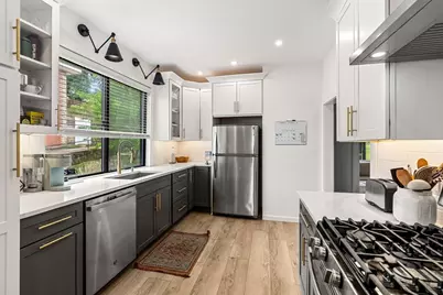 566 Proctor Ave, Revere, MA 02151 - Photo 5