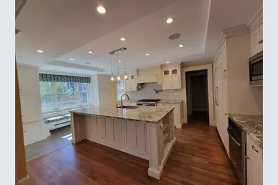 18 Tappan Rd, Wellesley, MA 02482 - Photo 3