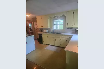 25 Flynt St, Palmer, MA 01069 - Photo 11