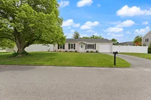 8 Viking Dr, Whitman, MA 02382 - Photo 3