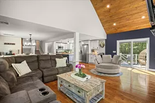44 S Main St, Berkley, MA 02779 - Photo 5