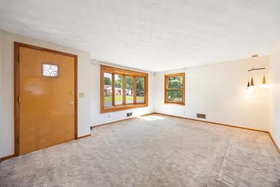 67 Manning St, Chicopee, MA 01020 - Photo 13