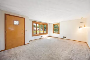 67 Manning St, Chicopee, MA 01020 - Photo 13
