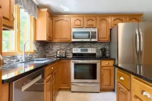 10 Windemere Way, Bridgewater, MA 02324 - Photo 5