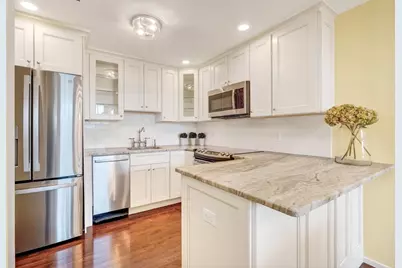 51 Pettee St #49, Newton, MA 02464 - Photo 5