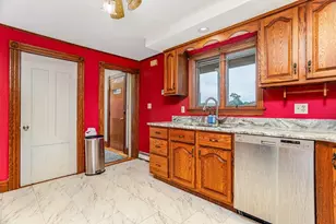 54 Charles St, Gardner, MA 01440 - Photo 9