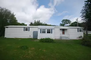 18 Riverview Cir, Brimfield, MA 01010 - Photo 5