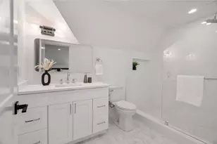 26 Adelaide St, Boston, MA 02130 - Photo 11