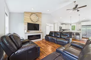 135 County St, Lakeville, MA 02347 - Photo 5