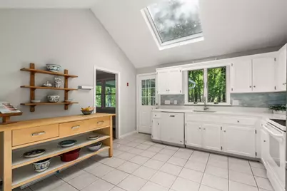 22 Causeway Street, Medfield, MA 02052 - Photo 9