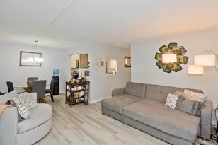 24 Maple Crest Cir, Holyoke, MA 01040 - Photo 5