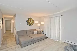 24 Maple Crest Cir, Holyoke, MA 01040 - Photo 7