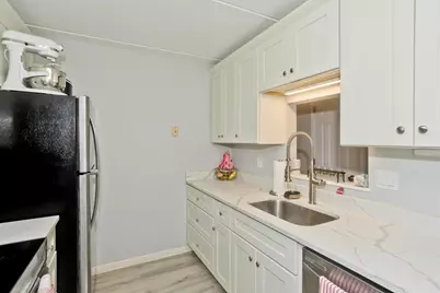 24 Maplecrest Cir #D, Holyoke, MA 01040 - Photo 13