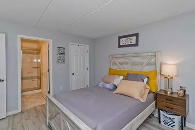 24 Maplecrest Cir #D, Holyoke, MA 01040 - Photo 17