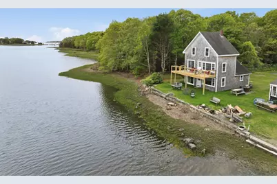 63 Oakdale Ave, Marion, MA 02738 - Photo 1