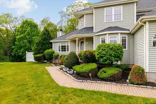 8 Cardinal Cir, Shrewsbury, MA 01545 - Photo 3