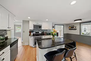 560 Pond St, Weymouth, MA 02190 - Photo 9