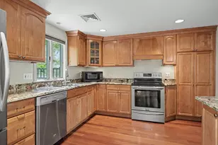 28 Edgemere St, Melrose, MA 02176 - Photo 5
