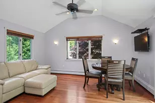 28 Edgemere St, Melrose, MA 02176 - Photo 7