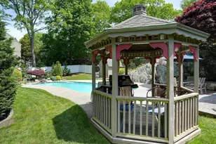 28 Edgemere St, Melrose, MA 02176 - Photo 21