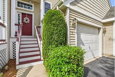 9 Robert Cir #9, Grafton, MA 01536 - Photo 3