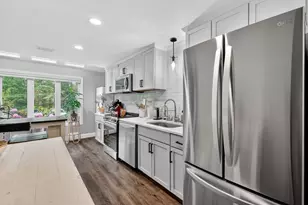425 Maple Brook Rd, Bellingham, MA 02019 - Photo 9