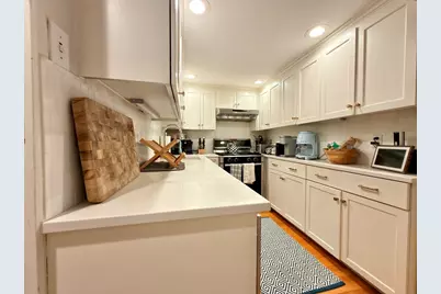 41 Pickney St #B, Boston, MA 02114 - Photo 17