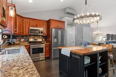 24 High St, North Brookfield, MA 01535 - Photo 9