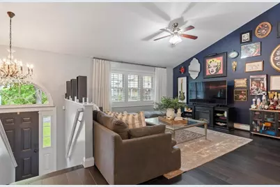 24 High St, North Brookfield, MA 01535 - Photo 3