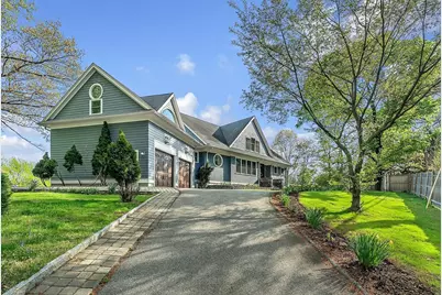 179 Oakland St, Wellesley, MA 02481 - Photo 3
