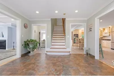 33 Pines Rd, Revere, MA 02151 - Photo 9