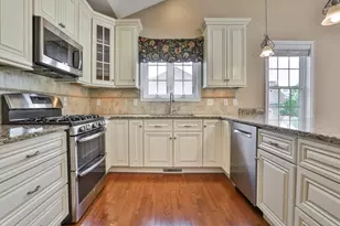 9 Black Forest Cir, Londonderry, NH 03053 - Photo 9