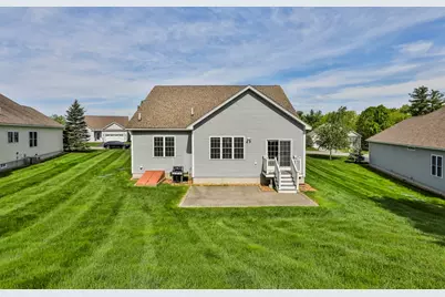 9 Black Forest Cir #9, Londonderry, NH 03053 - Photo 5