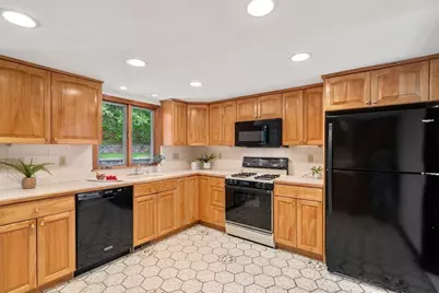 33 Heather Drive, Norwood, MA 02062 - Photo 9