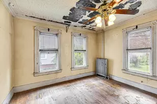 38 Phoenix St, Springfield, MA 01104 - Photo 3