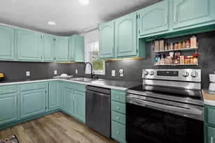 2 Woodcliffe Ave, Worcester, MA 01604 - Photo 11