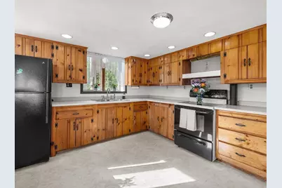 2 Woodcliffe Ave, Worcester, MA 01604 - Photo 23