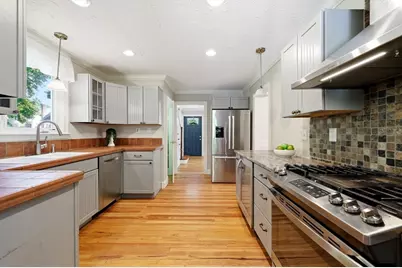 32 Lincoln Rd, Longmeadow, MA 01106 - Photo 7