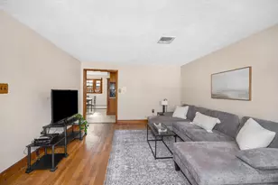7 Marie St, Methuen, MA 01844 - Photo 11