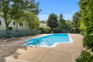 1105 Lexington St, Waltham, MA 02452 - Photo 9