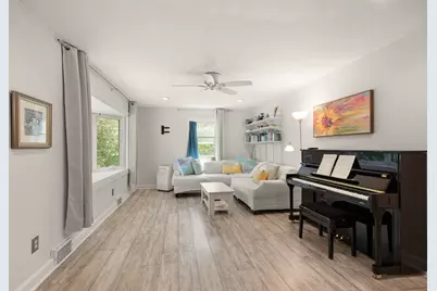 7 Marie Ave, Sharon, MA 02067 - Photo 3