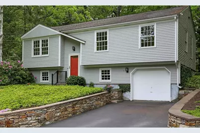 60 Wrentham Rd, Worcester, MA 01602 - Photo 1