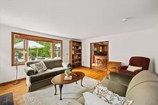 73 Center St, Plympton, MA 02367 - Photo 9