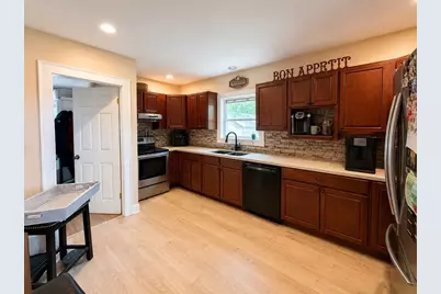 14 Ellington St, Agawam, MA 01001 - Photo 3