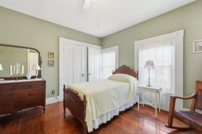 204 Village St, Medway, MA 02053 - Photo 27
